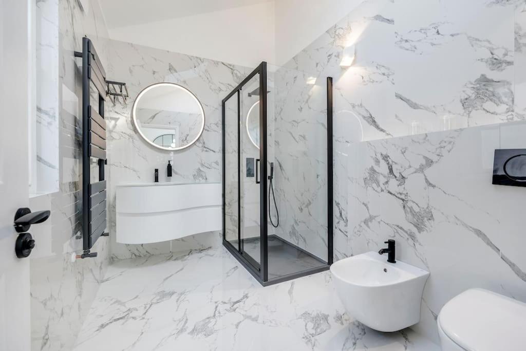 Вілла House 10 Mins To Tower Bridge Hot Tub & Parking Лондон Екстер'єр фото