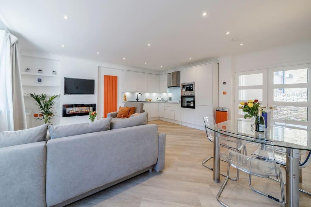 Вілла House 10 Mins To Tower Bridge Hot Tub & Parking Лондон Екстер'єр фото