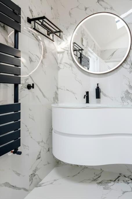 Вілла House 10 Mins To Tower Bridge Hot Tub & Parking Лондон Екстер'єр фото